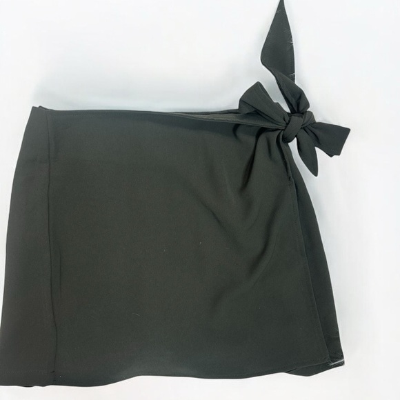 Apricot Lane Dresses & Skirts - 🌸NWT🌸 Apricot‎ Lane Olive Green Wrap Skort—Medium